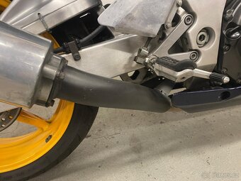 Honda CBR 900RR Fireblade SC28 youngtimer - 3