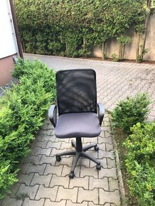 Prodám dvě použité kancelářské/PC židle - 3