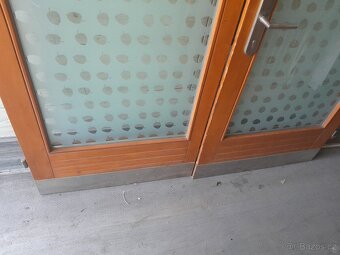 Dvoukřídle dřevěné dveře s dvojitým sklem - 3