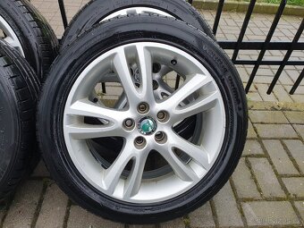 Alu kola Skoda 5x100 r16 6,5j et43 pneu 215/45/16 - 3