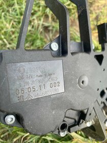 Motor zadního stěrače Citroen C4 1.6HDI 66kW - 3