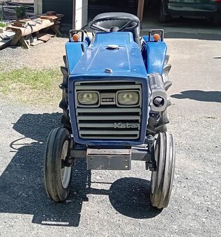 Traktor ISEKI - 3