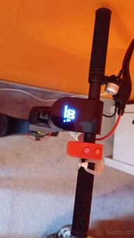 Elektrokoloběžka easybike X10 - 3