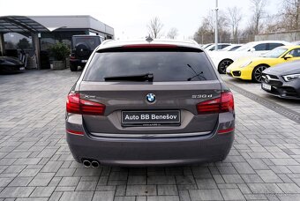 BMW 530d xDrive Touring Luxury - 3