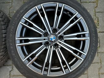 BMW řada 3 M-Paket ALU kola dvojrozměr - 225/45 R18 a 255/40 - 3