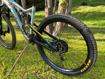 Celoodpružené kolo Lapierre zesty am 427 - 3