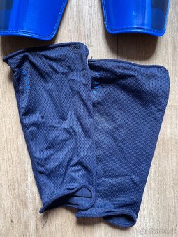 Kipsta chrániče fotbal 150-170cm - 3