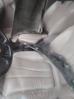 Porodem 2x Mazda xedos 2.0l - 3