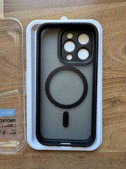 Zadní ochranní kryt s magsafe iPhone 15 Pro - 3