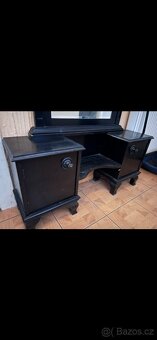 Zrcadlo se skříňkami - 3