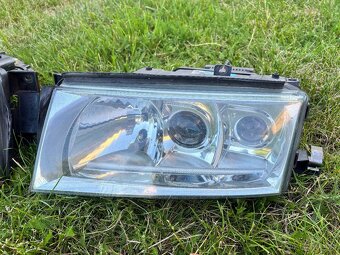 Škoda octavia 1 bixenony s halogen konektory, fake naklápění - 3