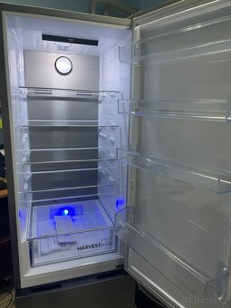 Nepoužitá lednice Beko B5RCNA406HXB2 - 3