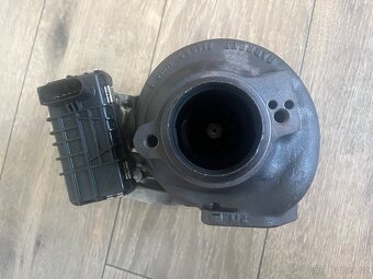 Turbodmychadlo BMW e61, 530d, 160 kW - 3