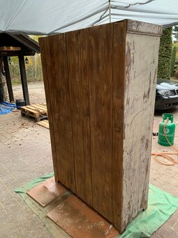 🖤Stylová bílá skříň s černým voskem – renovovaná, prostorná🤍 - 3