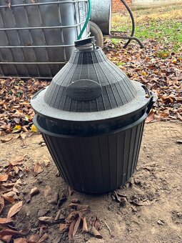 Demižony a kovové koše - 3