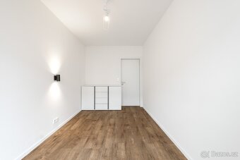 2+kk s balkonem a parkováním v Pod Harfou,  Praha 9 - 3