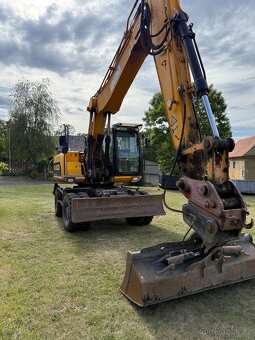 Kolový bagr JCB JS175W - 3