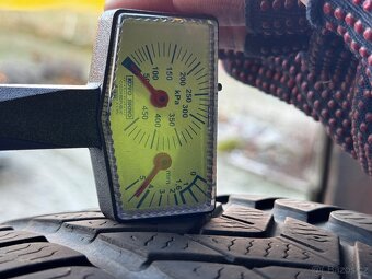 Pirelli Sottozero 3 - 235/35R19 - 2ks na dojetí - 3