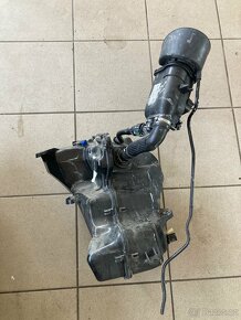 VW CADDY 2K5 - náhradní díly - 3