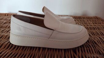 Jako N.O.V.É. kožené boty Baťa vel.: 37 - 3