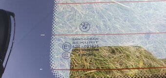 Zadní okno BMW 320D TOURING - 3