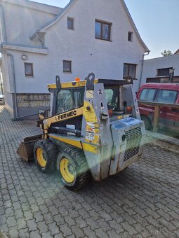 PRODÁM SMYKOVÝ NAKLADAČ CASE FERMEC - 3