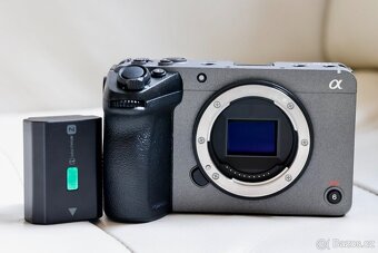 Sony FX30 + XLR-H1 Audio Handle - 3