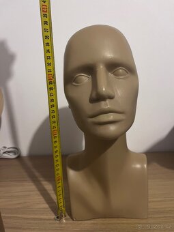 Výstavní figurína - 3