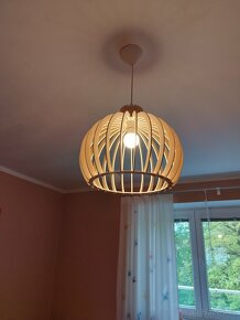 Dřevěný lustr lamelový - 3