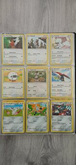 Pokemon karty v albu - 3