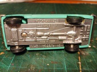 Moskvič 1:43 - 3