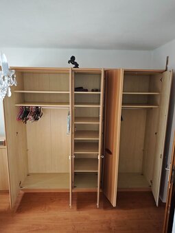 Ložnicový set - manželská postel a skříně - 3