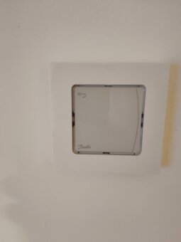 Prodám termostat Danfoss Icon 2/ 24 VRT - 3