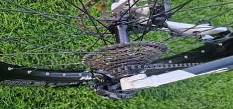 Celoodpružené elektrokolo KTM Macina Lycan 275, Bosch CX - 3