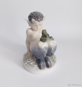Porcelánová figura - Faun s žábou - Kodaň - 3
