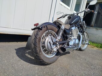 Suzuki VS 700 Intruder - 3