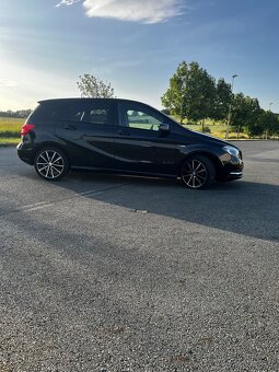 Mercedes B180 - 3