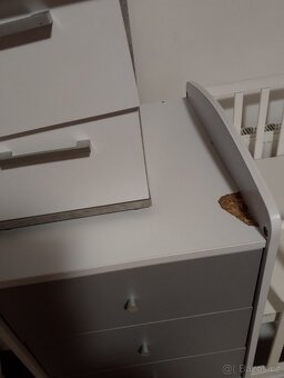 Rostoucí postýlka s přebalovacím pultem - 3