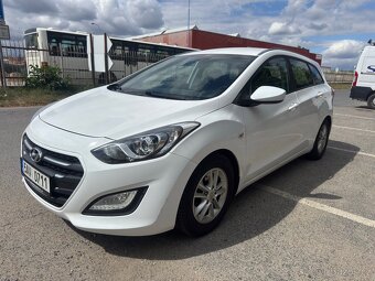 Hyundai i30, 1.6 GDI Bezin 88 KW Ojeté, 10/2016 - 3