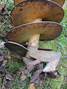 Vrtací zařízení na UNC, Locust, Novotný, s vrtákem průměr 40 - 3