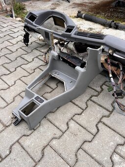 Palubní deska / tunel bmw e34 - 3
