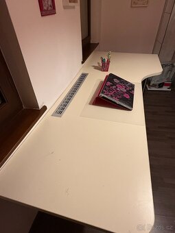 Pracovní stůl + židle - 3