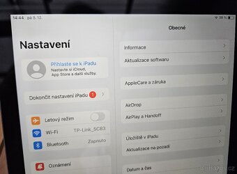 Apple iPad 6 gen. / 32GB Uložiště / IOS 17.7.10 / 9,7" - 3