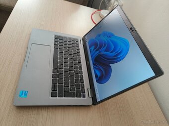 Dell Latitude  5320 13,3" i5-1135G7/16GB/256GB/WIN 11 - 3