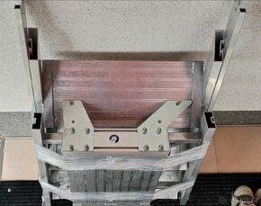 Montážní hlinikové schůdky nosnost 300kg - 3