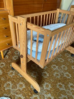 Dřevěná kolébka / malá postýlka pro miminko - 3