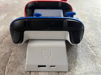 2x Xbox Wireless Controler + dokovací stanice - 3