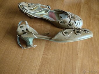 Lodičky č.39 světle hnědé - 3