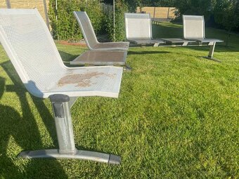 Kovová lavice se stolkem - 3