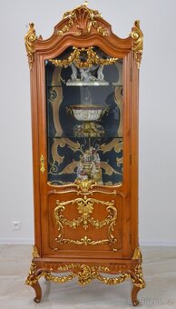 Zámecká vitrína - masiv - 3